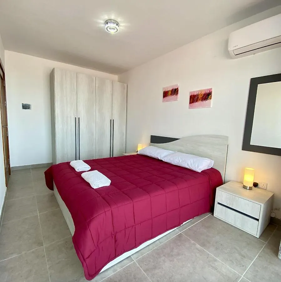 홈스테이 F1 1 Lovely Room, Bathroom And Living Shared Saint Julian's 몰타
